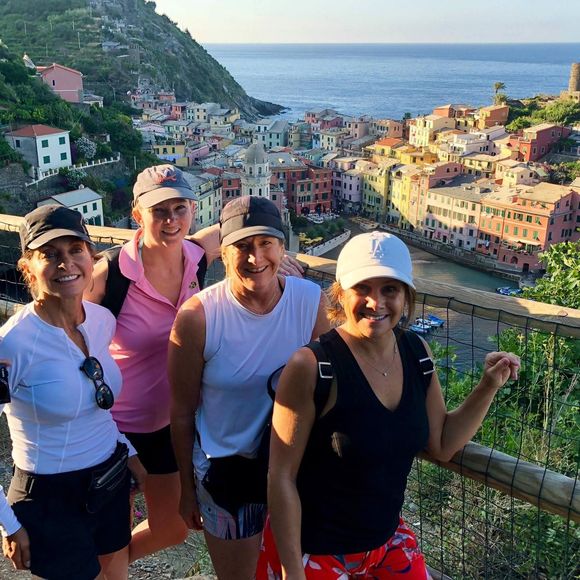 Meet your Posher, Jennifer - Picture 1 of 1